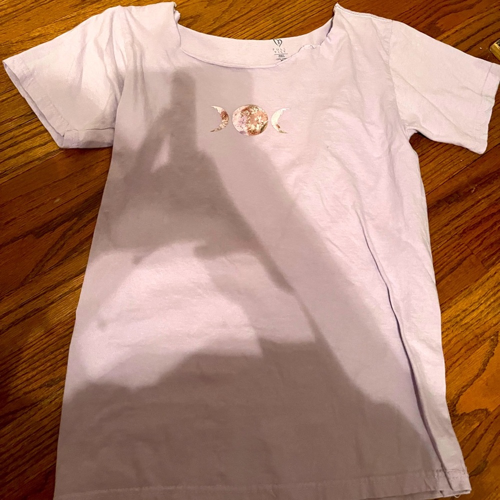 Off-the-shoulder hippie tee